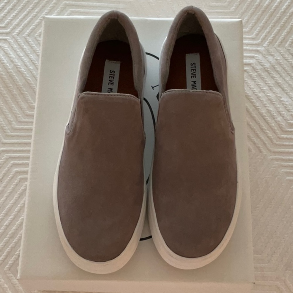 Sneakers NWT Steve Madden Gills Grey Suede 8.5 slip ones